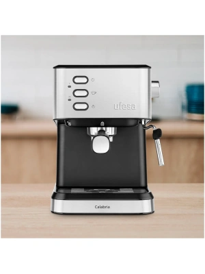 calabria-facing_1220x_crop_center