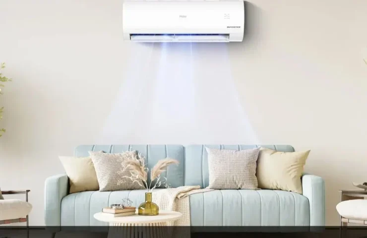 Kondicioner Haier Inverter i montuar në një sallon modern nga Leon Electronics